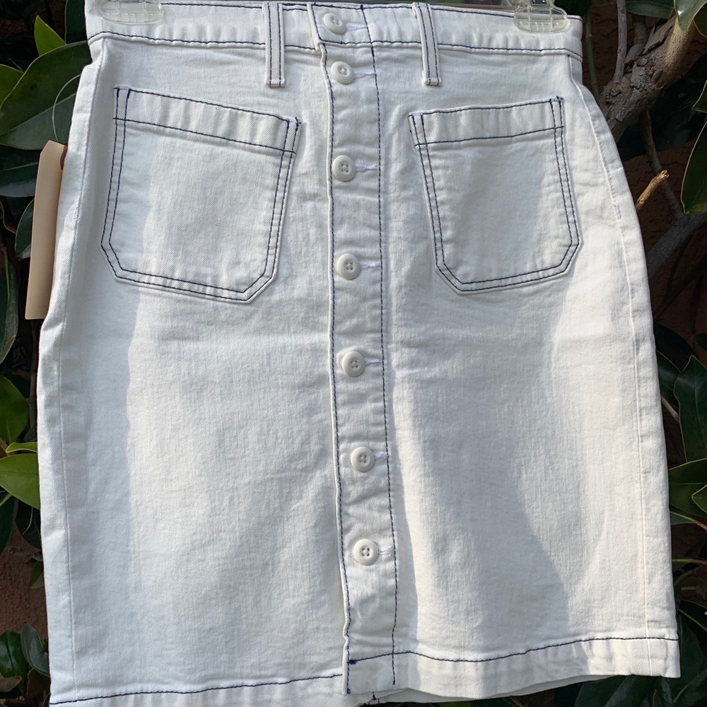 Super cute button down j.crew denim skirt